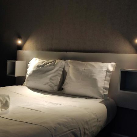 Bar Hotel Du Centre Montrevel-en-Bresse Екстериор снимка