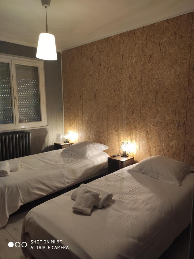 Bar Hotel Du Centre Montrevel-en-Bresse Екстериор снимка