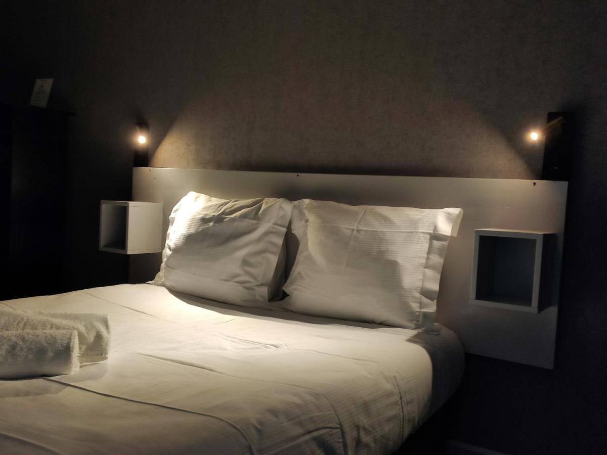 Bar Hotel Du Centre Montrevel-en-Bresse Екстериор снимка