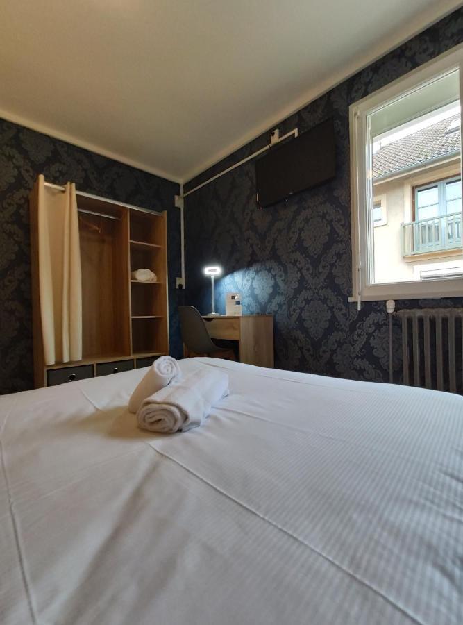 Bar Hotel Du Centre Montrevel-en-Bresse Екстериор снимка